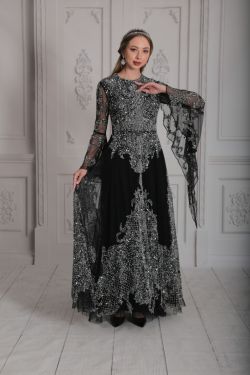 Wonderland Maxi Dress in Black